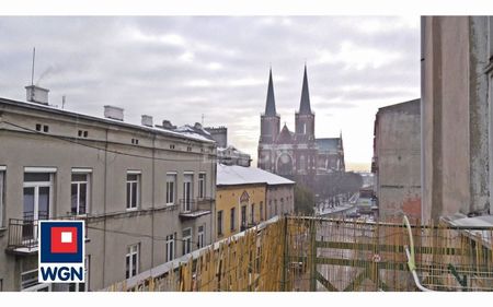 Mieszkanie na wynajem w kamienicy Częstochowa, Śródmieście - Photo 4