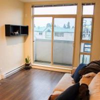 $1100 / 1br – 525ft2 – Top floor 1 bedroom & 1 bathroom at Connect (Surrey) - Photo 1