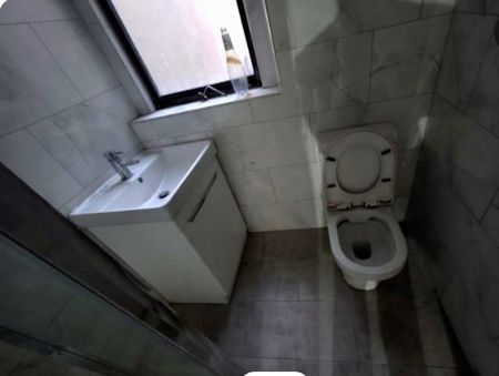 4 Bed Semi-Detached House, Grange Road, IG1 - Photo 4