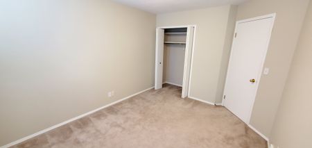 2 Bedroom Duplex in Sylvan Lake w/ Garage - Photo 2