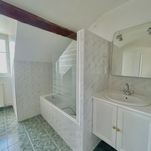 Location Appartement 2 pièces 45m² POITIERS 86000 - Photo 2