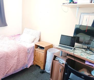 Room in a Shared House, Minnow Walk, SE17 - Photo 2