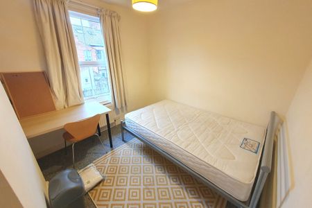 Doris Road, NORWICH - Photo 5