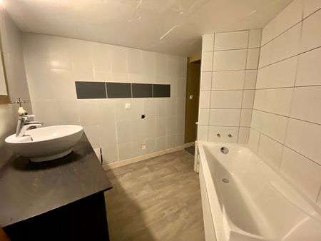 Location maison de ville 5 pièces, 118.65m², Château-Gontier-sur-Mayenne - Photo 3