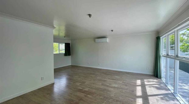 Tidy 3 bedroom home - AVAILABLE NOW! - Photo 1