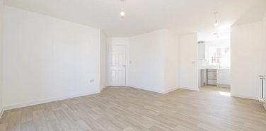 Central Boulevard, Aylesham, Canterbury, CT3 3GT, Kent - Photo 2