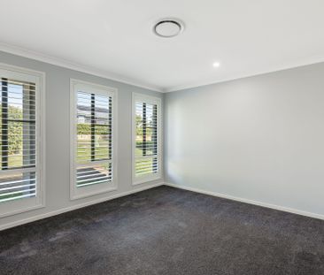 118 Webcke Crescent - Photo 4