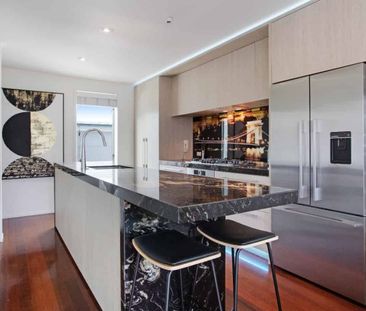 Stylish Ponsonby Living – 3 Bedrooms, 2 Bathrooms, Fully Furnished! - Photo 4