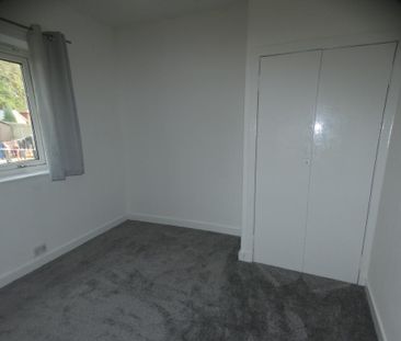 2 bedroom semi-detached house to rent - Photo 2