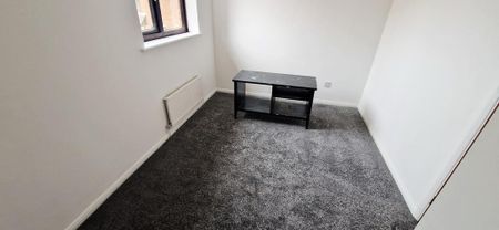 2 bedroom semi-detached house to rent - Photo 3