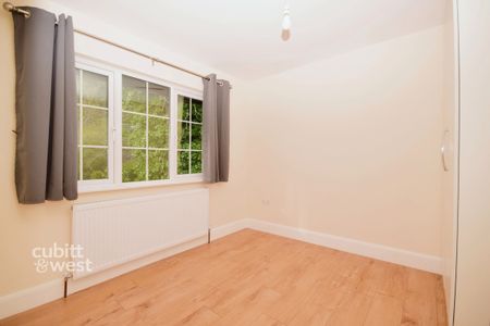 4 bedroom detached house to rent - Photo 2