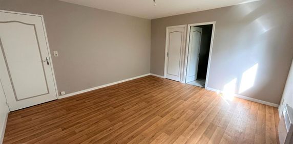 Location Appartement 1 pièce 30m² CHOLET 49300 - Photo 2