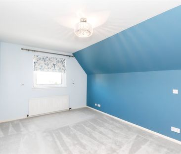 4 bedroom detached house to rent - Photo 3