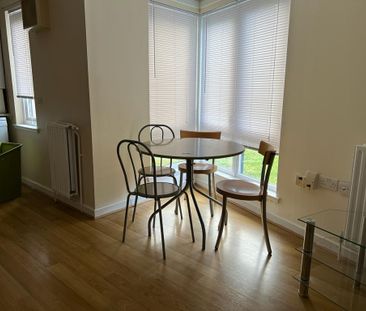 2 Bed Flat, Craigmillar Castle Road, EH16 - Photo 3