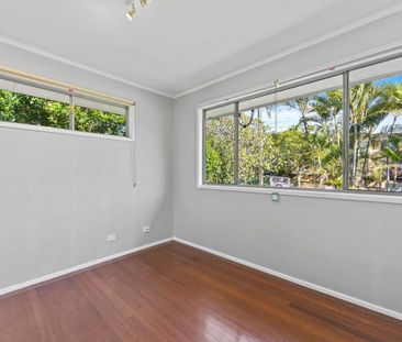 Family Home in Quiet, Convenient Location - Photo 3