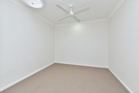 Delightful duplex offering low-maintenance lifestyle - Photo 4