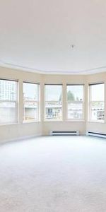 2 bedroom plus den condo in Kerrisdale, over 1000 sqft and 2 parkings - Photo 3