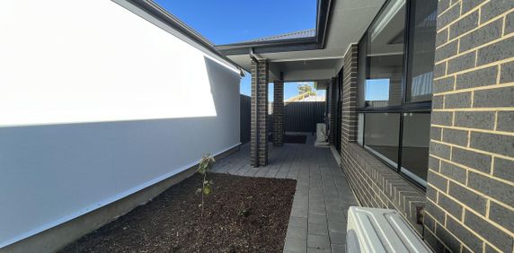 Beautiful Home in Prime Location. - Photo 2