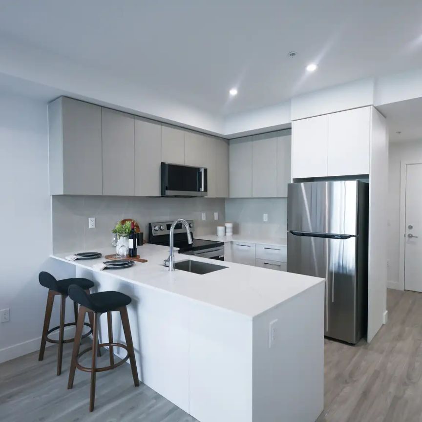 Cloveris Apartments — 2 Bedroom - Photo 1