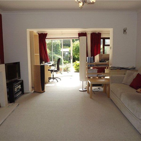 3 bedroom semi-detached house to rent - Photo 1