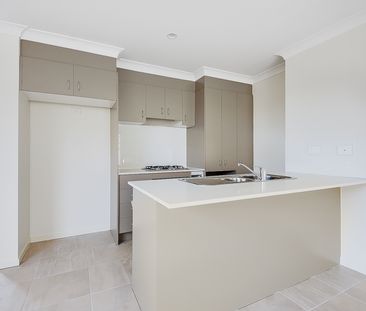 1/64 Logan Reserve Road,WATERFORD WEST - Photo 1