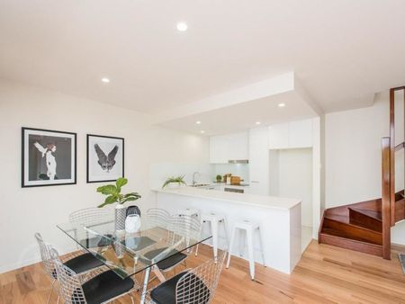 Stylish Bulimba living - Photo 4