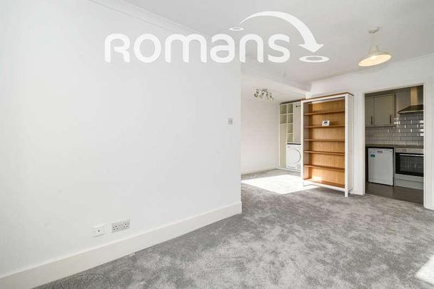 Crecent Road, Wokingham, RG40 - Photo 1