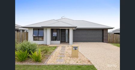 Spacious Modern Home in Wyreema – 4 Bedrooms, 2 Living Areas, 2 Bath and 2 Car. - Photo 2