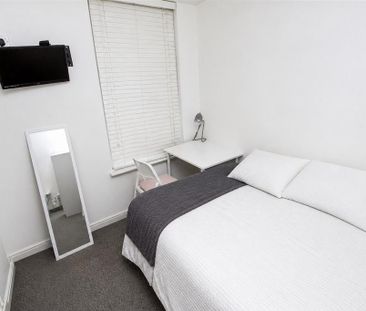 5 bedroom apartment to rent - Photo 4