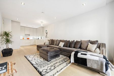 2 bedroom flat to rent - Photo 2