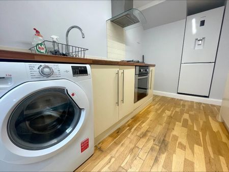 3 bedroom semi-detached house to rent - Photo 5