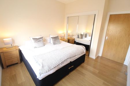 2 bedroom flat to rent - Photo 3