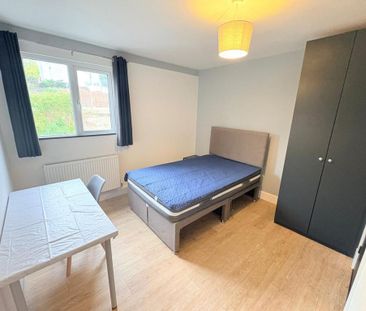 6 bedroom terraced house to rent - Photo 3