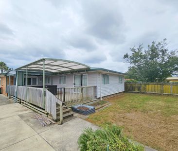 Spacious Family Home in Papakura - Photo 6