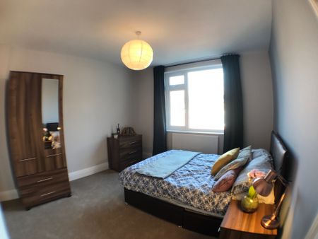 *ALL BILLS INC + CLEANER + WIFI* *NO DEPOSIT**GREAT CENTRAL LOCATION* - Photo 2