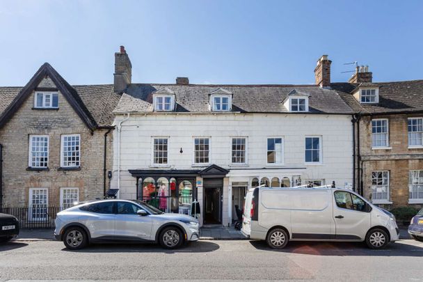 High Street, Woodstock, OX20 1TF - Photo 1
