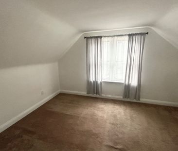 For Lease - 94 East 27th Street, Hamilton, Ontario - Photo 3