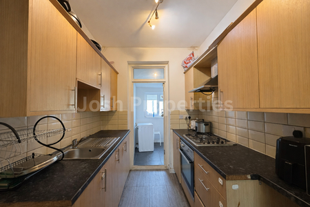 3 bedroom end of terrace house to rent - Photo 5