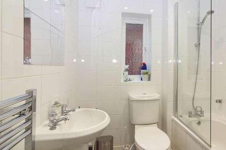 Towcester - Spacious Bed,. Bath Home In Courtyard Style Development, NN12 - Photo 5