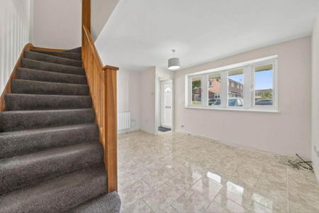 2 bedroom mews to rent - Photo 3