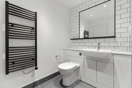 Fairbank House, Beaufort Park, NW9 - Photo 3