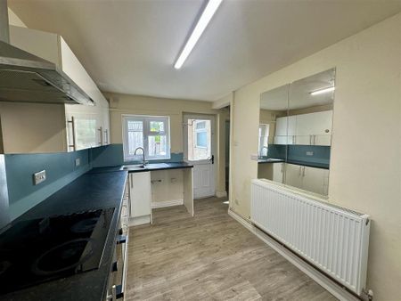 2 bedroom terraced house to rent - Photo 3