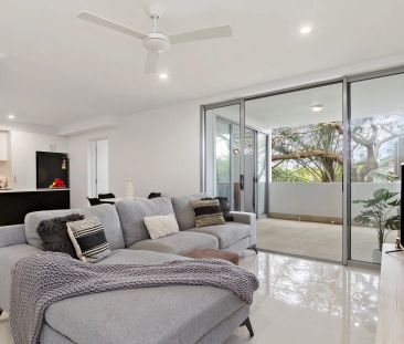 Well-Designed, Low-Maintenance Apartment Close to Everything - Photo 3