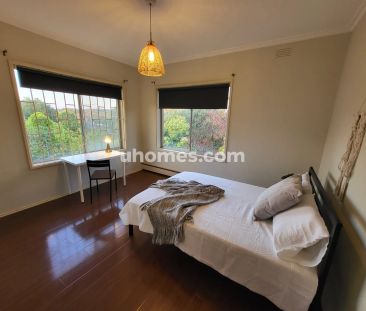 Room 1 #190 - Photo 5