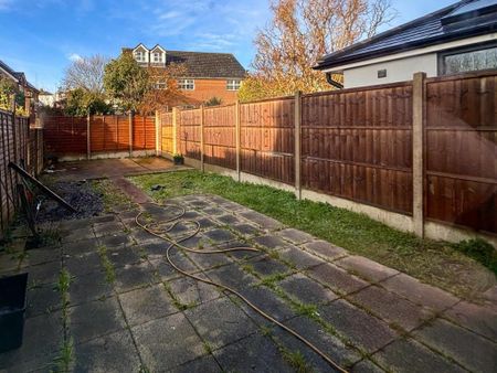 3 bedroom terraced house to rent - Photo 2