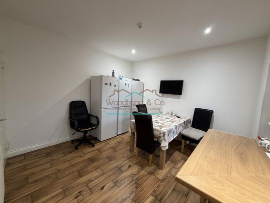 6 bedroom terraced house to rent - Photo 1