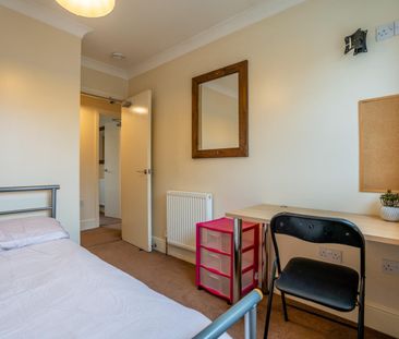 10 Abbotsford Road - Photo 3