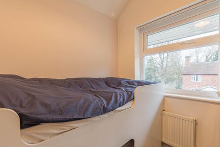 3 bedroom semi-detached house to rent - Photo 4