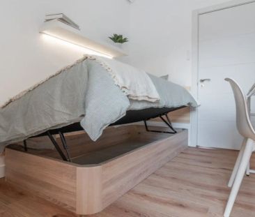Room in a shared 6-bedroom apartment for rent in Palacio - Foto 6