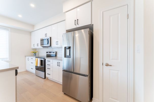 For Lease - 143 Sonoma Lane, Hamilton, Ontario - Photo 1